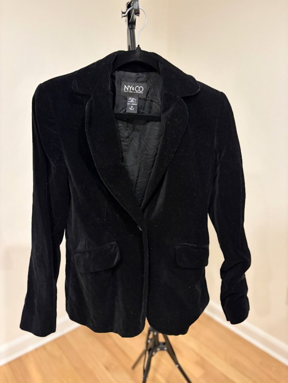 🖤 New York & Co Black Velvet Blazer - Size 4